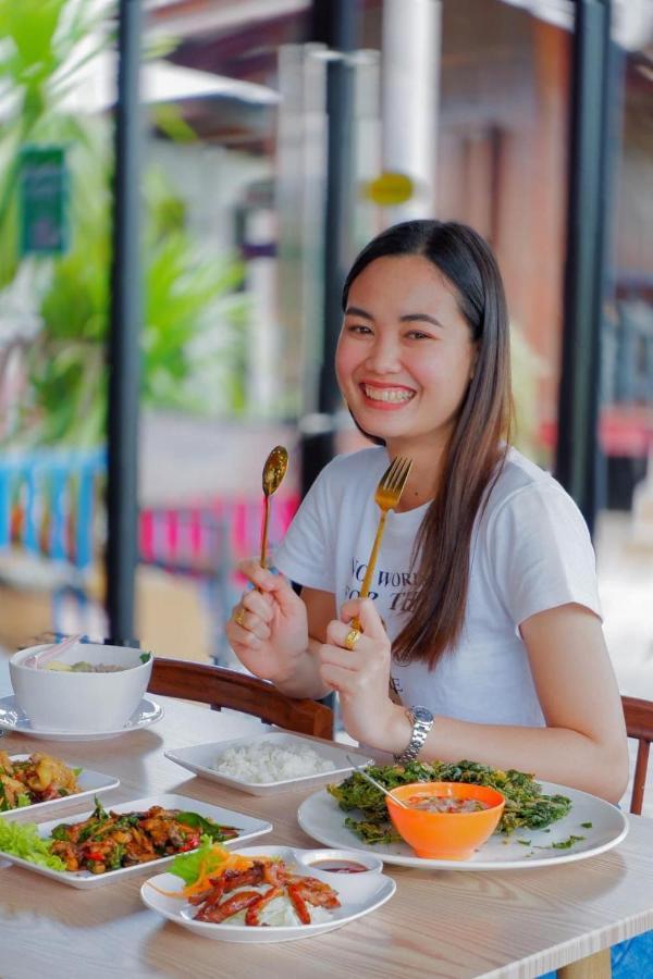 Srihome ยายศรีโฮมแอนแคมป์ปิ้ง Ban Don Tum Exterior photo